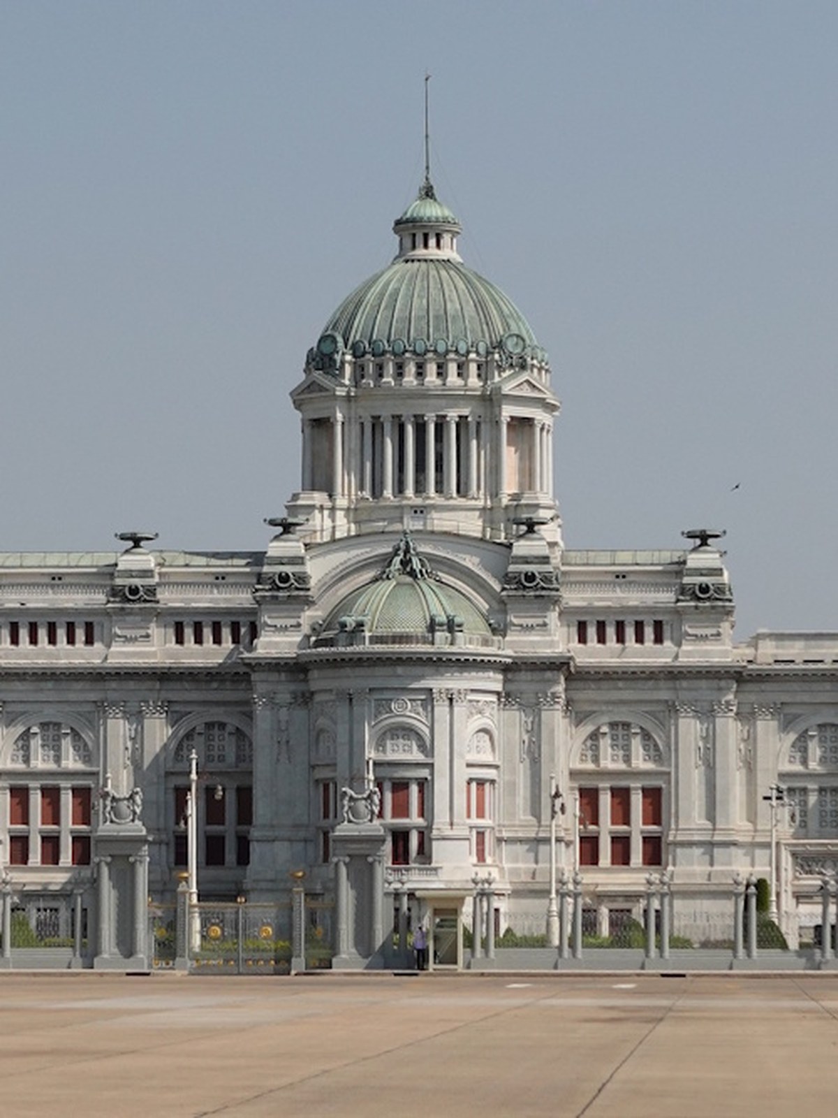 Ananta Samakhom Throne Hall à Dusit, palais royal de style néo-Renaissance au cœur du patrimoine historique de Bangkok, Thaïlande.
