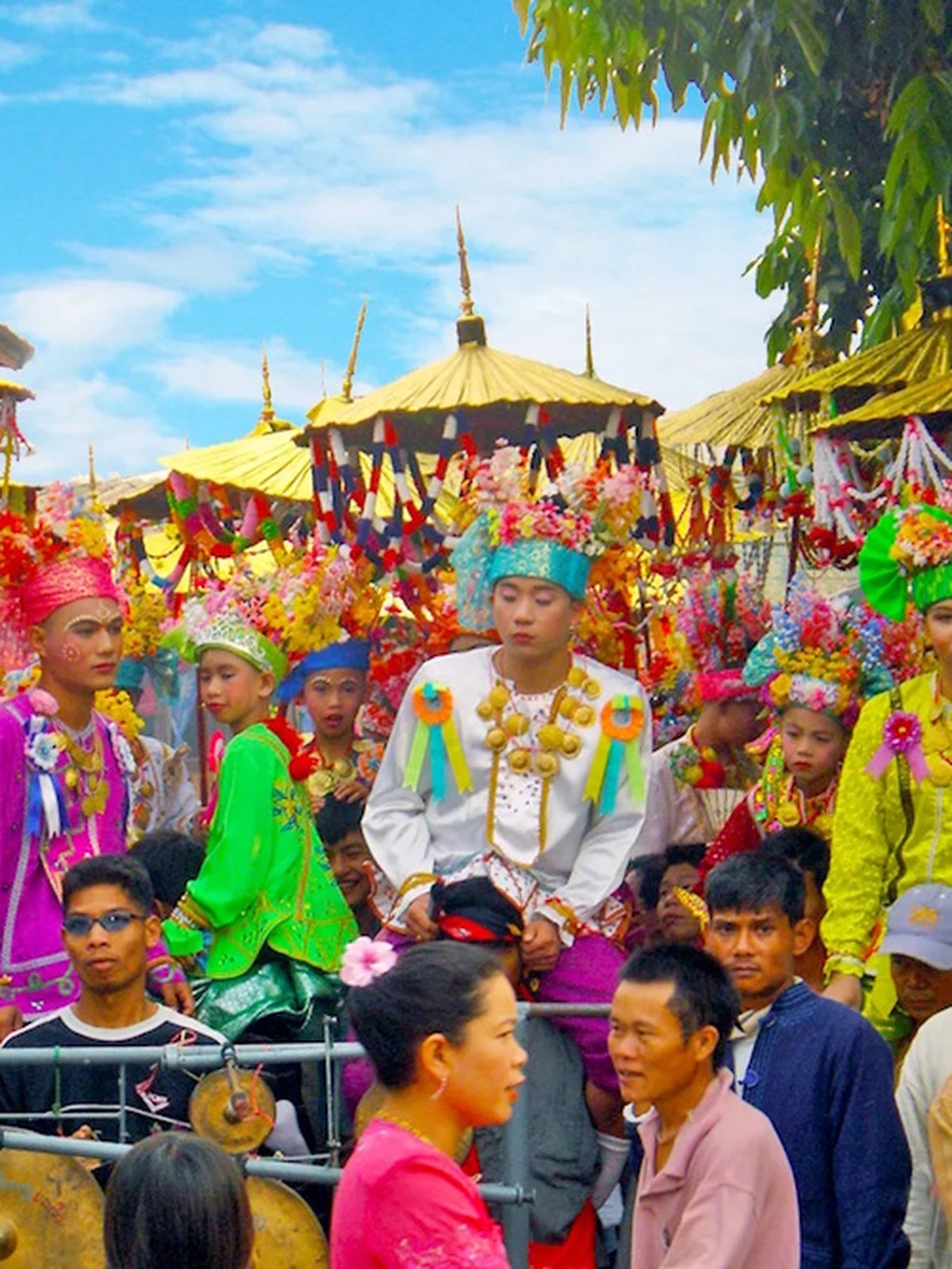 À Mae Hong Son, Poi Sang Long compte parmi les cérémonies d’ordination les plus emblématiques du Nord-Ouest thaïlandais.