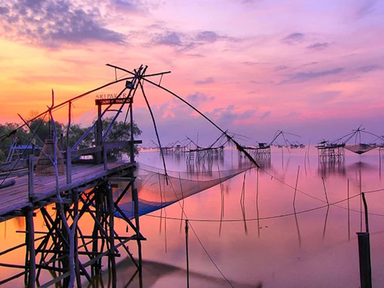 Phatthalung, Songkhla, Satun et Pattani révèlent l'âme méconnue du Sud : héritage indo-malais, influences musulmanes, lagunes sauvages, cités historiques..