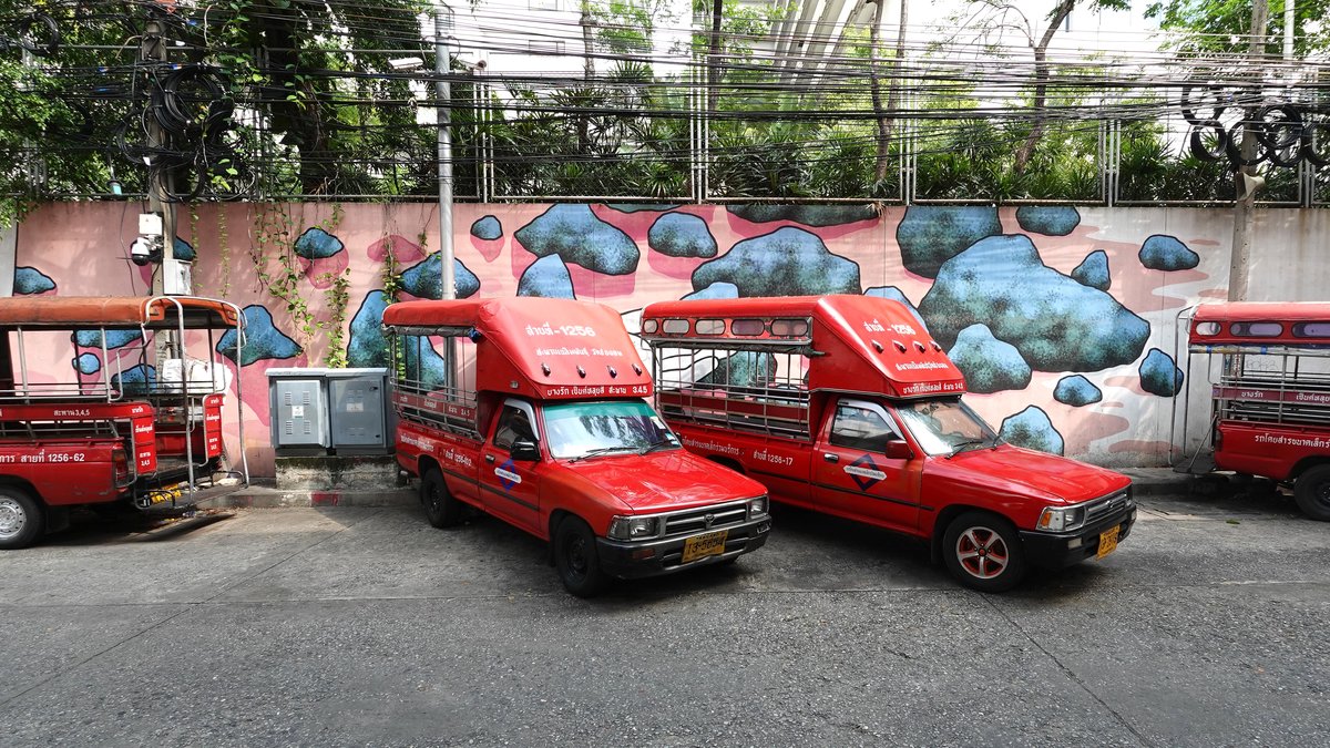 Rock Around Creative District — street art et fresques murales en visite privée guidée des quartiers créatifs de Bangkok avec Rock Around Siam.